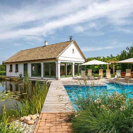 Paskom Cottage Lajoskomarom Ngoại thất bức ảnh
