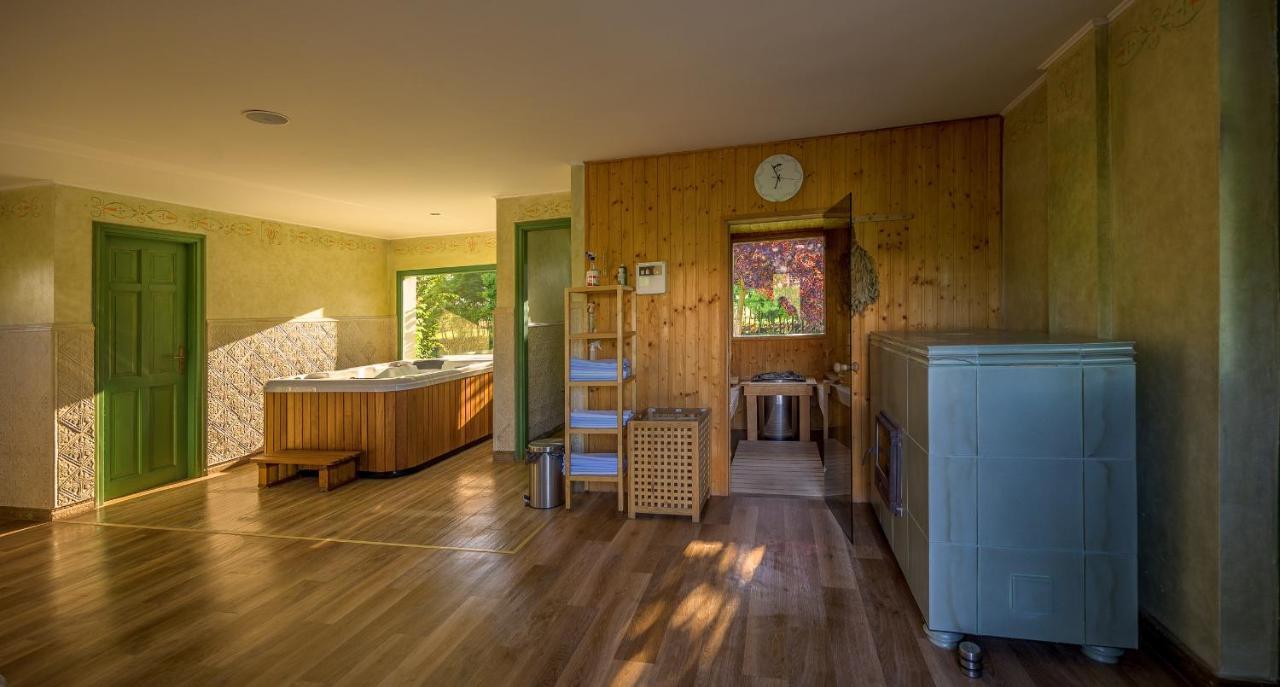 Paskom Cottage Lajoskomarom Ngoại thất bức ảnh