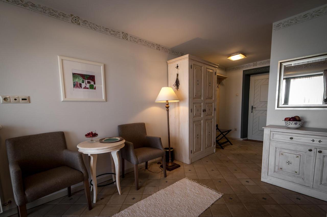 Paskom Cottage Lajoskomarom Ngoại thất bức ảnh